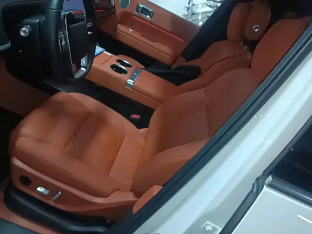 Li Auto L6 — Фото автомобиля 14