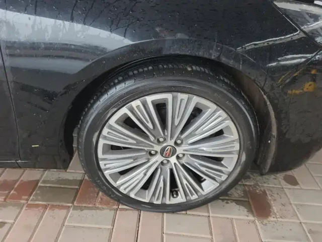 Hongqi H5 — Фото автомобиля 6
