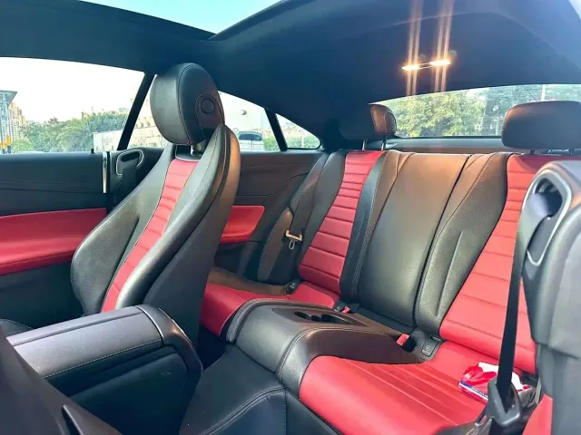 Mercedes-Benz E-Class — Фото автомобиля 4