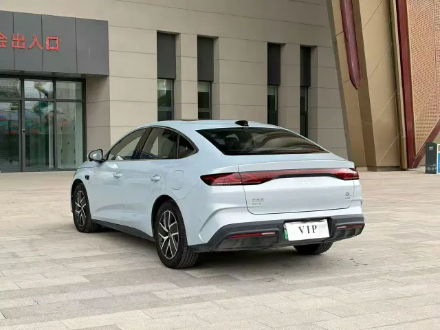 BYD Qin L — Фото автомобиля 4