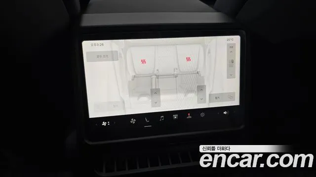 Tesla Model Y — Фото автомобиля 30