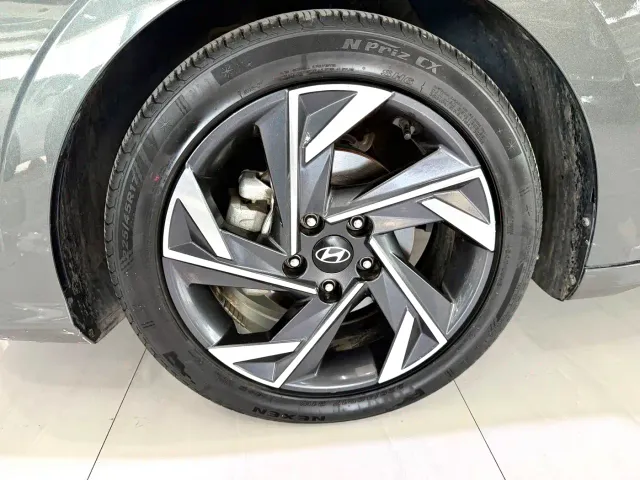 Hyundai Elantra — Фото автомобиля 14