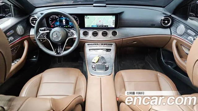Mercedes-Benz E-Class — Фото автомобиля 7