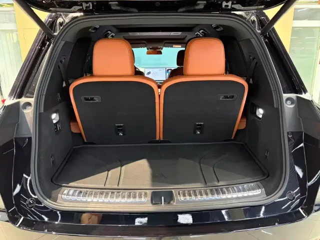 Li Auto L9 — Фото автомобиля 6