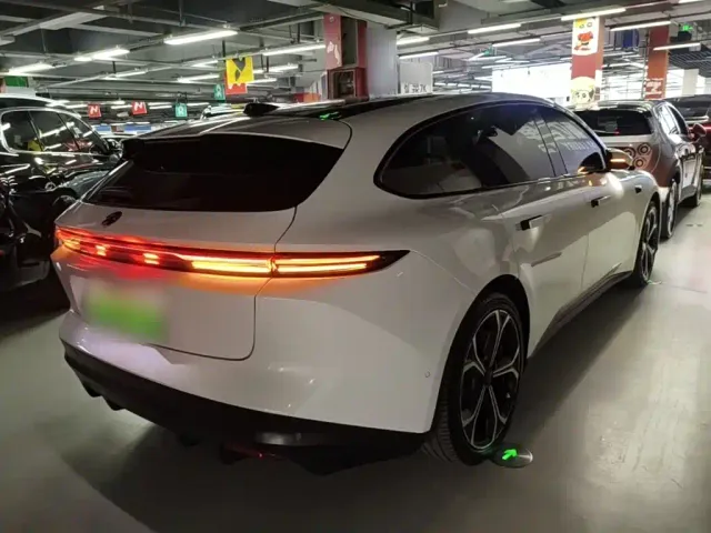 Nio ET5 Touring — Фото автомобиля 6