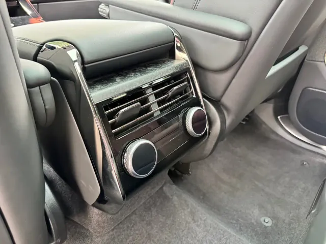 Land Rover Range Rover Sport — Фото автомобиля 19