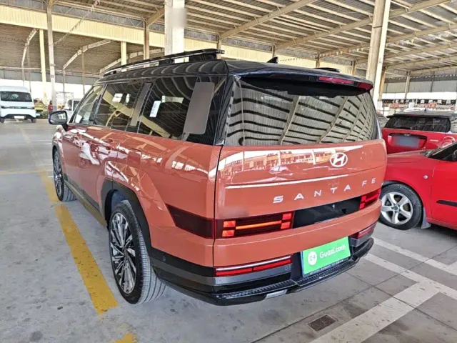 Hyundai Santa Fe — Фото автомобиля 4