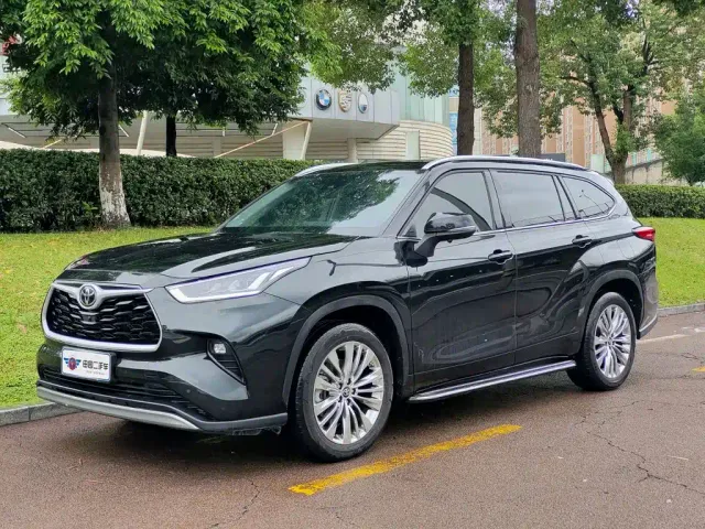 Фотография автомобиля — Toyota Highlander