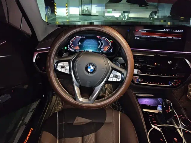 BMW 5 Series — Фото автомобиля 11