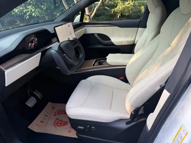 Tesla Model X — Фото автомобиля 4