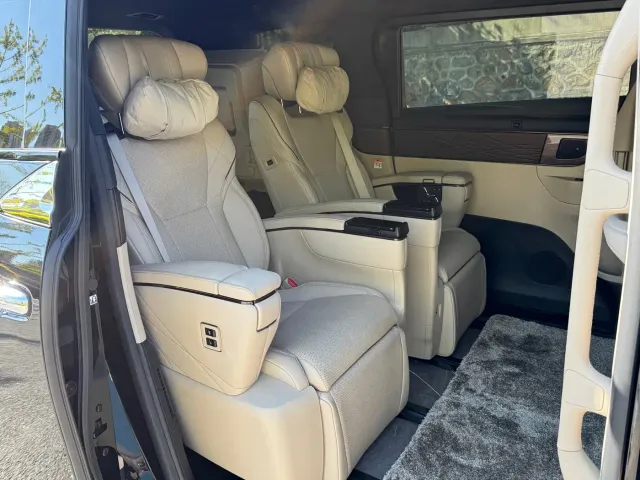 Toyota Vellfire — Фото автомобиля 16