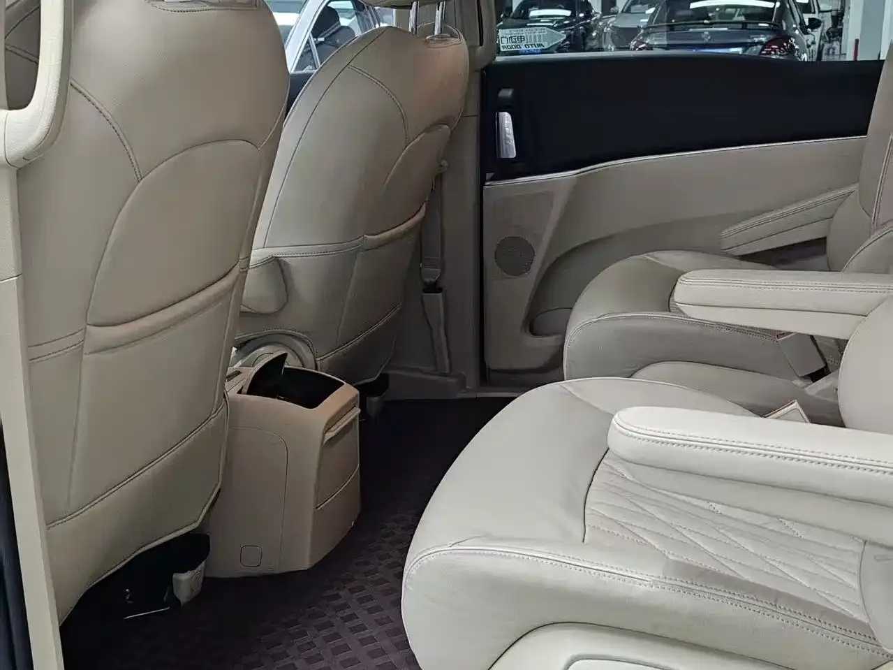 Buick Buick GL8 2023 Land Business Class 652T Smart Luxury — Фото автомобиля 14