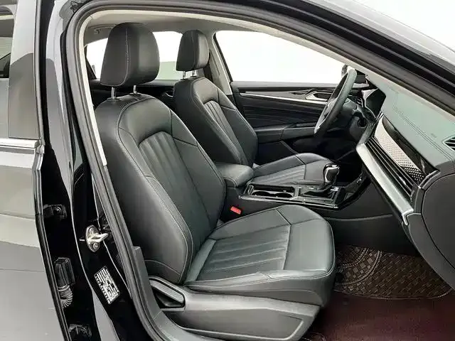 Volkswagen Passat — Фото автомобиля 22