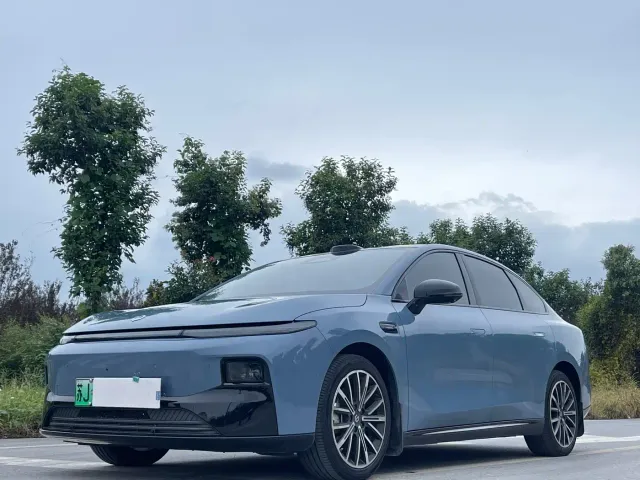 Фотография автомобиля — Leapmotor B01