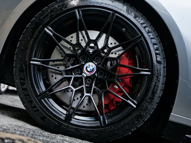 BMW M4 — Фото автомобиля 14