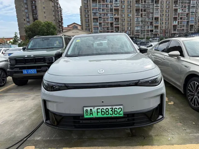 Leapmotor C10 — Фото автомобиля 3