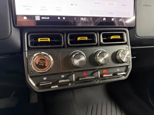 iCAR V23 — Фото автомобиля 16