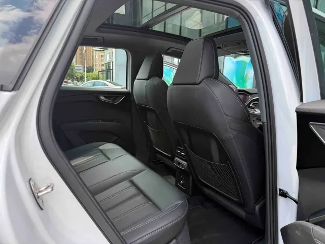 Audi Q4 e-tron — Фото автомобиля 28