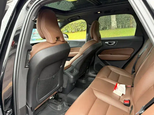Volvo XC60 — Фото автомобиля 11