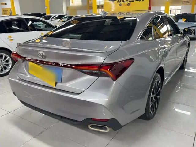 Toyota Avalon — Фото автомобиля 10