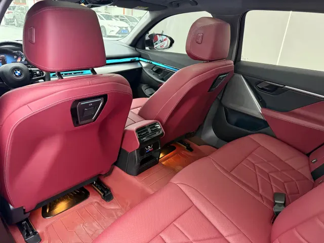 BMW 5 Series — Фото автомобиля 12