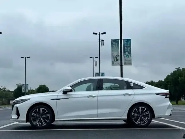 Chery Arrizo 8 — Фото автомобиля 9