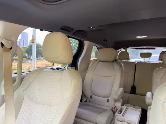 Toyota Sienna — Фото автомобиля 13
