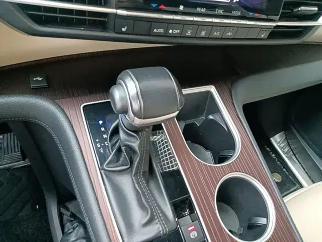 Toyota Granvia — Фото автомобиля 13