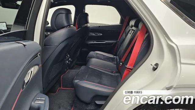 Genesis GV70 — Фото автомобиля 18