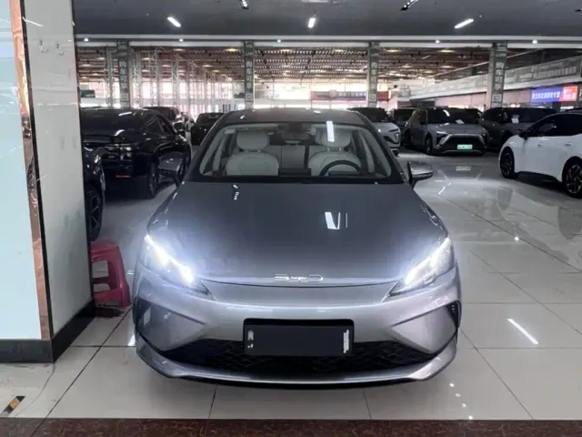 BYD Seal 05 DM-i — Фото автомобиля 9