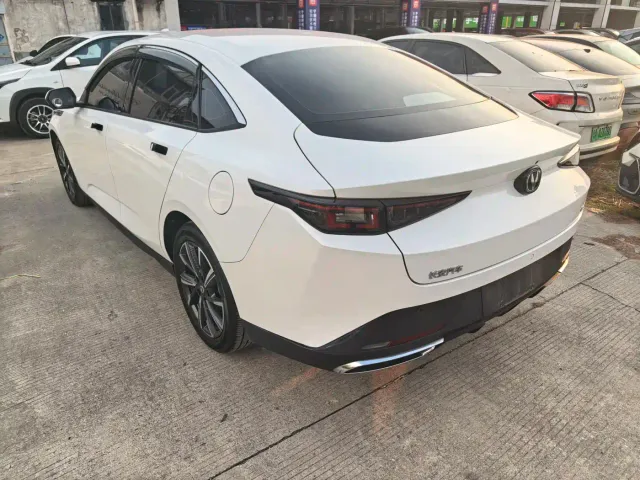 Changan Eado — Фото автомобиля 9