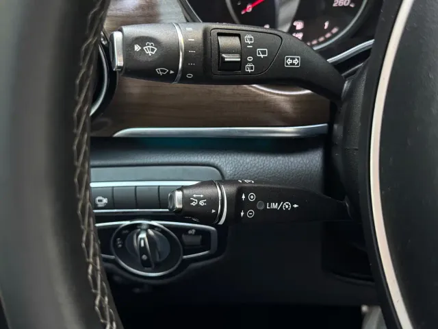 Mercedes-Benz V-Class — Фото автомобиля 17