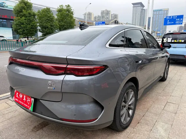 BYD Qin L — Фото автомобиля 4