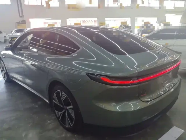 NIO NIO ET7 2022 100kWh Launch Edition — Фото автомобиля 4