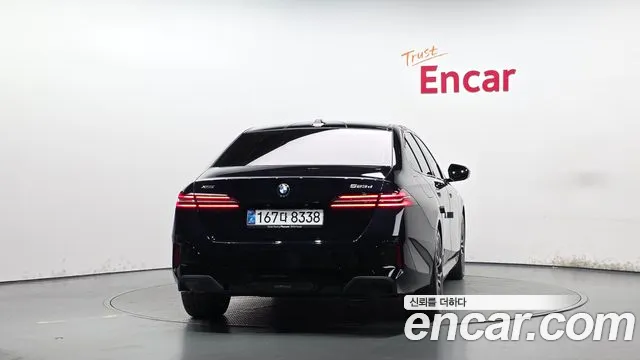 BMW 5 Series G60 — Фото автомобиля 4