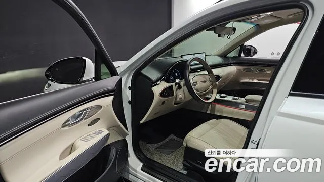 Genesis GV70 — Фото автомобиля 15