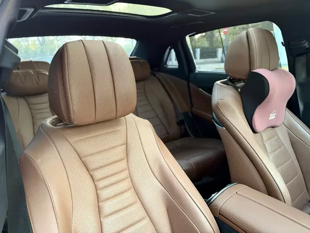 Mercedes-Benz E-Class — Фото автомобиля 15