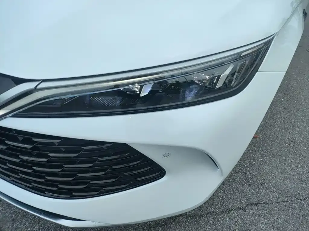 BYD Qin L 2025 DM-i Smart Drive Edition 120KM Surpassing — Фото автомобиля 17