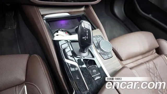 BMW 5-Series — Фото автомобиля 9