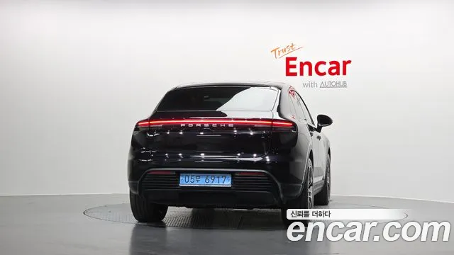 Porsche Macan — Фото автомобиля 4