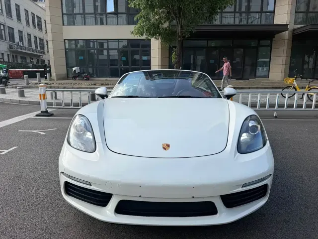 Porsche 718 — Фото автомобиля 2