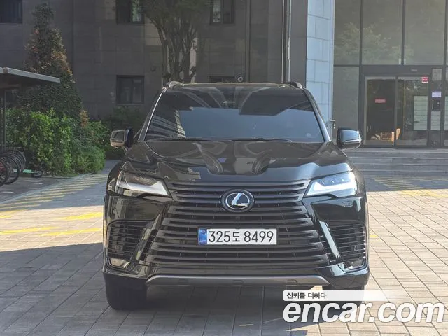 Фотография автомобиля — Lexus LX Generation 4