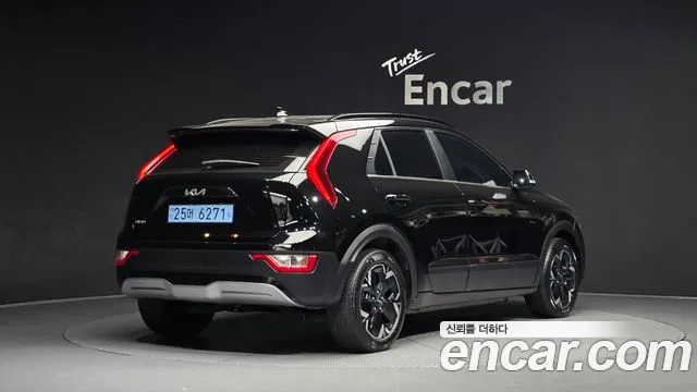 Kia Niro — Фото автомобиля 2