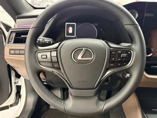 Lexus ES — Фото автомобиля 11