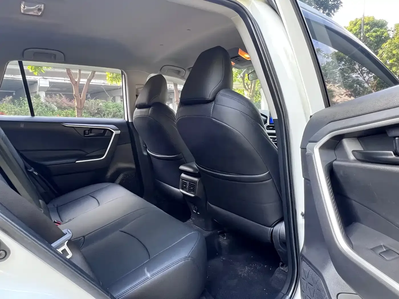 Toyota Wildlander 2022 2.0L CVT FWD Leading Edition — Фото автомобиля 24