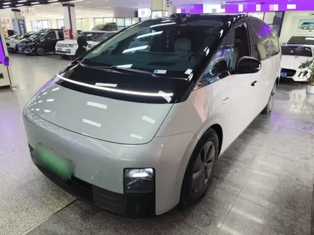 Фотография автомобиля — Li Auto MEGA