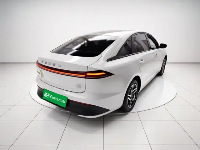 Roewe D6 — Фото автомобиля 4