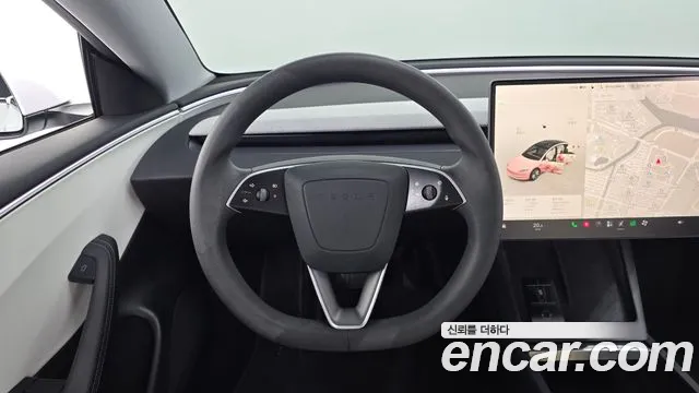 Tesla Model 3 — Фото автомобиля 14