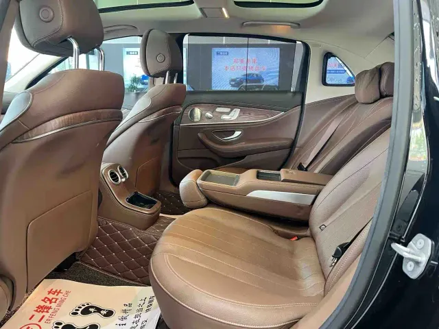 Mercedes-Benz E-Class — Фото автомобиля 9