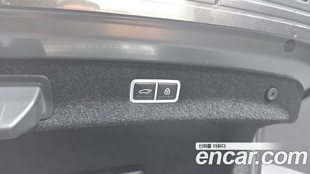 Genesis G90 Бензин 3.5 турбо AWD — Фото автомобиля 30